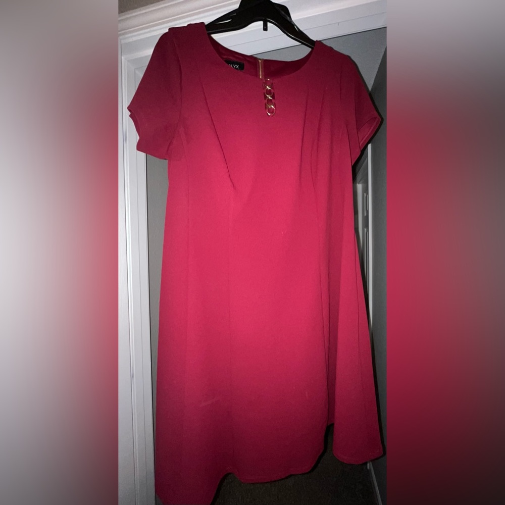 Short Sleeved Party Dress - Size 18 - Red